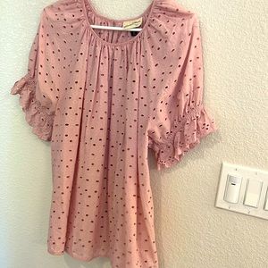 Cute islet top - great for summer- gently worn